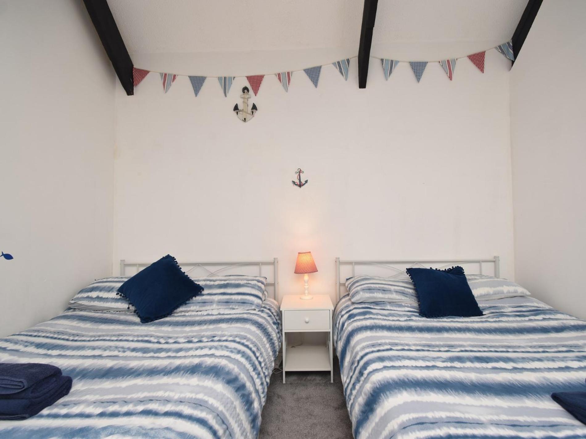 2 Bed In Tenby 86854 외부 사진